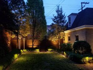 Baylites- outdoor landscape lighting- backyard 3